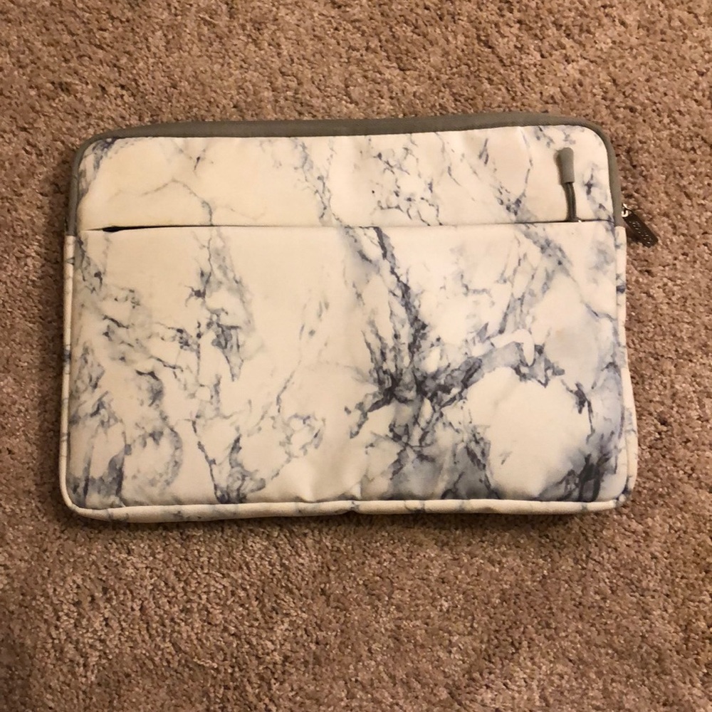 Computer Case - image 1